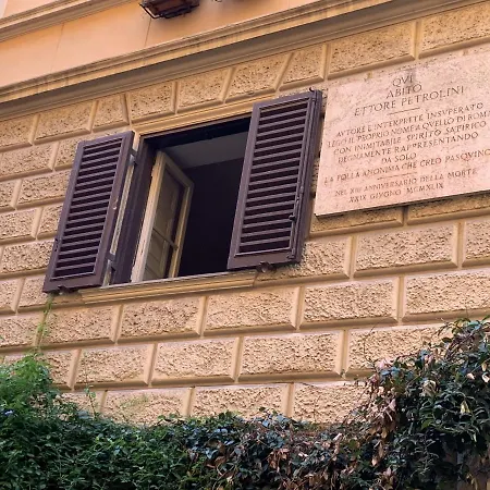 B&s Domus Colosseo Apartment Rome